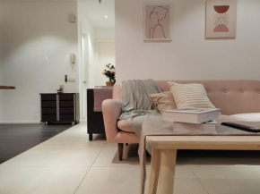 Arcoris Mont Kiara 18# Deluxe 2 Bedroom with Balcony KL CITY #1-4Pax